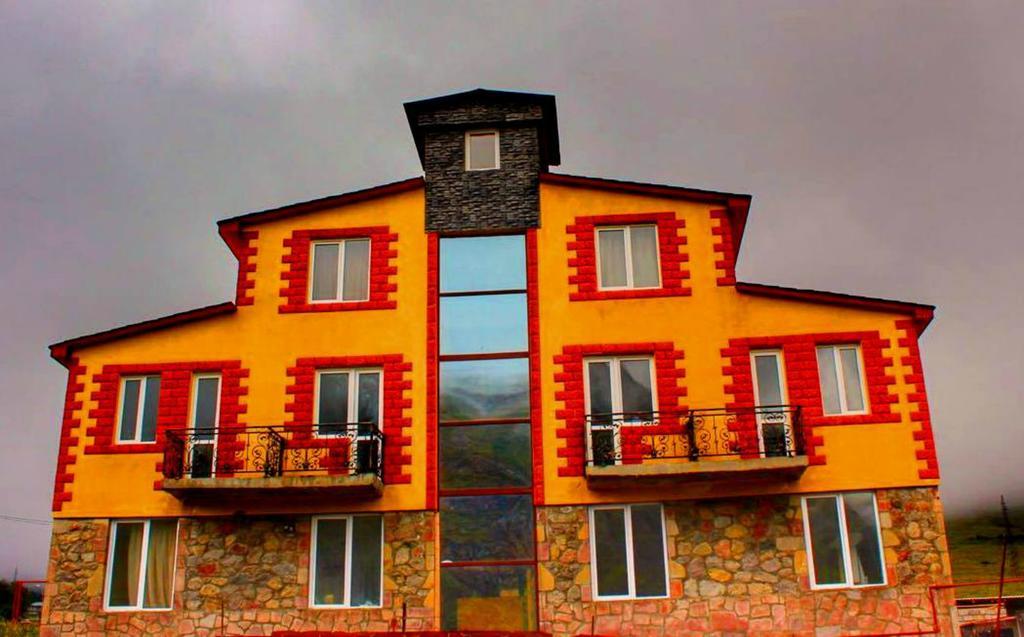 Hotel Tower Kazbegi Exterior foto